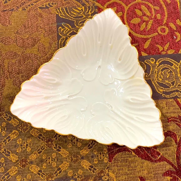 Lenox Triangle Embossed Candy Nut Dish with 24 K Gold Trim. Vintage - Picture 1 of 8